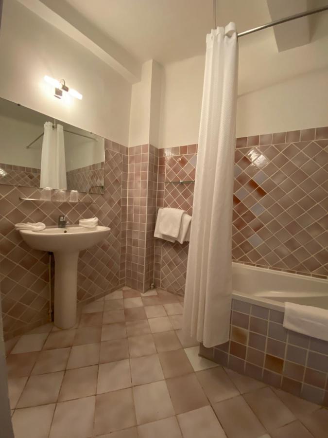 Le Vieux Chateau Aiguines Esterno foto