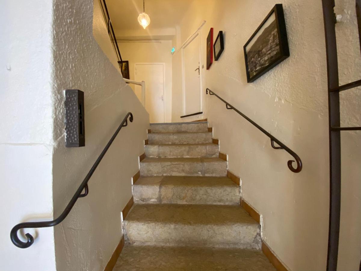 Le Vieux Chateau Aiguines Esterno foto