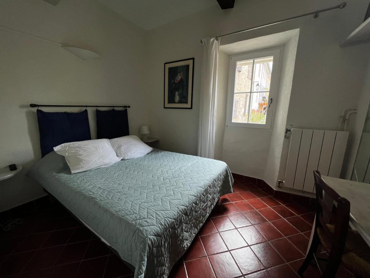 Le Vieux Chateau Aiguines Esterno foto