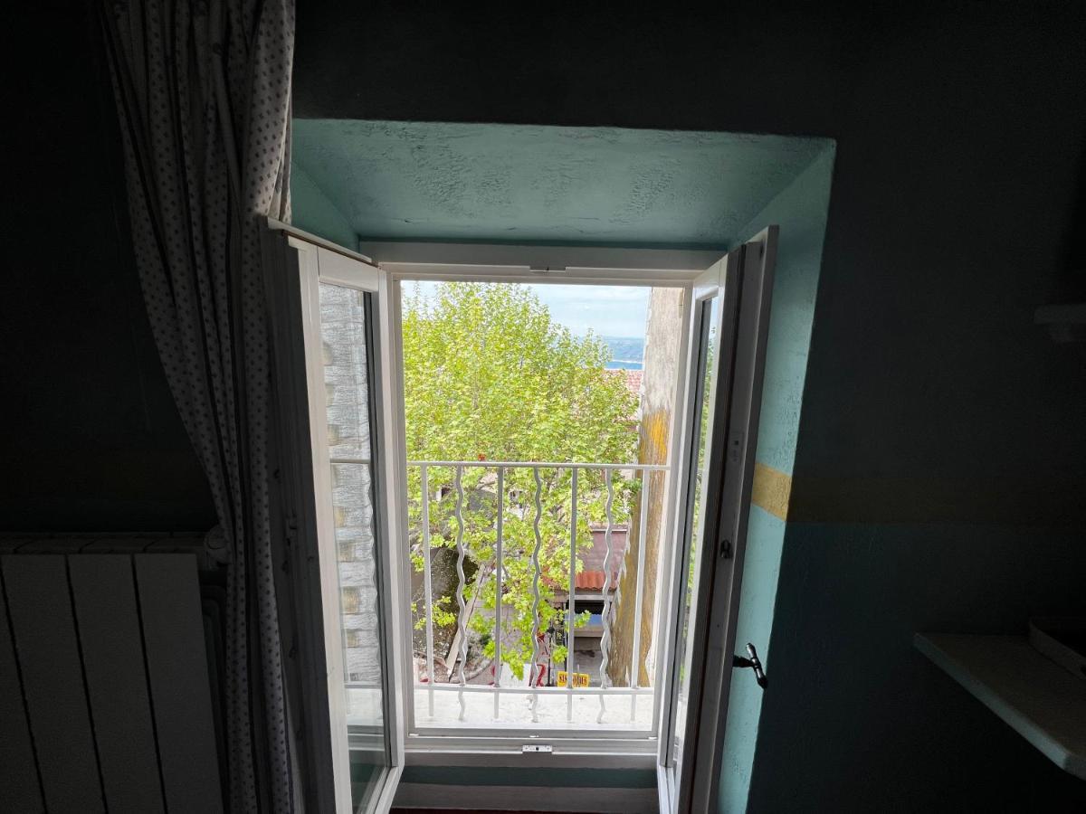 Le Vieux Chateau Aiguines Esterno foto