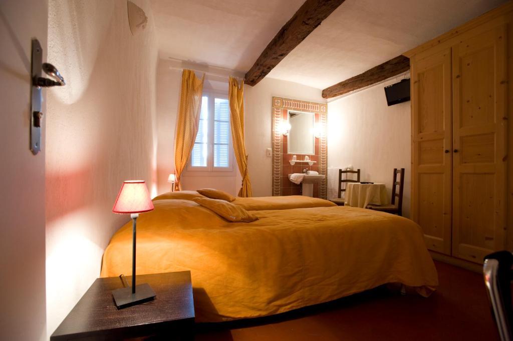 Le Vieux Chateau Aiguines Esterno foto