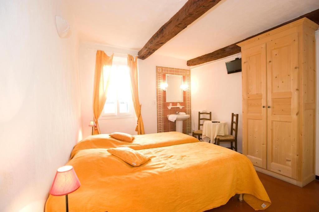 Le Vieux Chateau Aiguines Esterno foto